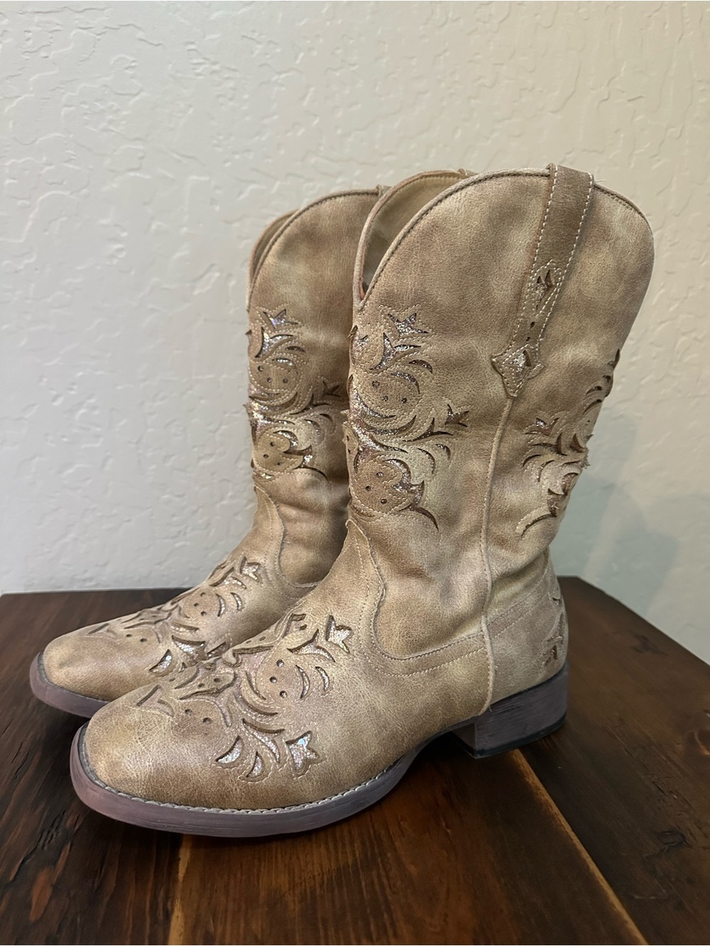 Roper Women's Tan Embossed Western Mid-Calf Boots
